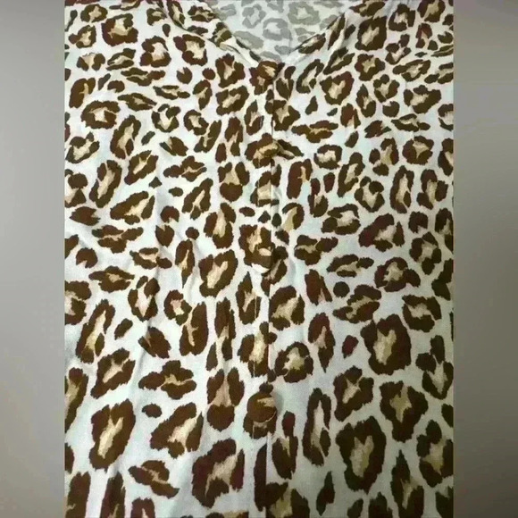 Nine West Blouse Women M Large Leopard Print V-Neck Sleeveless Ruffle Bottom - Picture 4 of 6